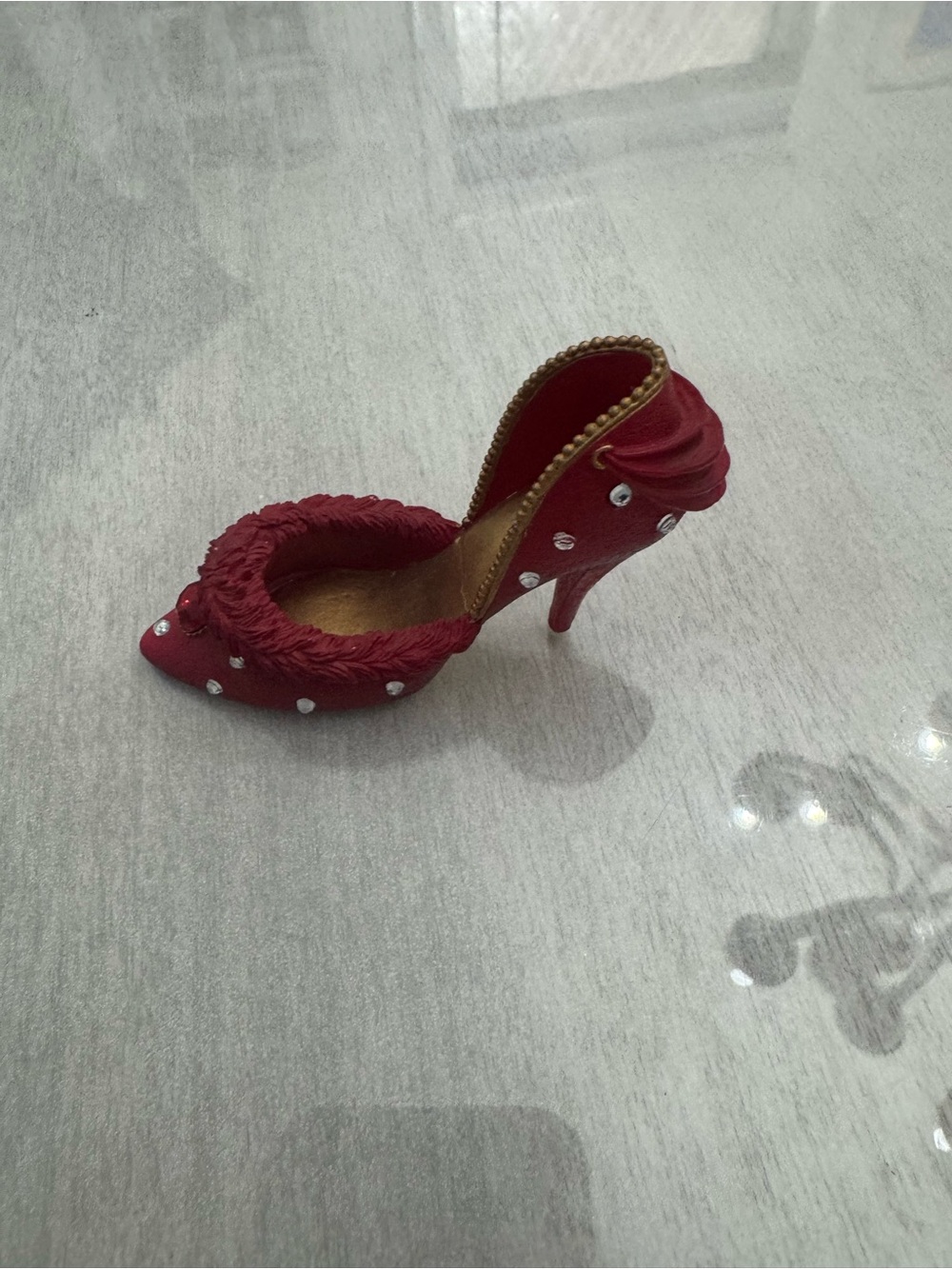 The Hamilton Collection Gone with the Wind In Step with Scarlett Shoe Figurine - Picture 7 of 9